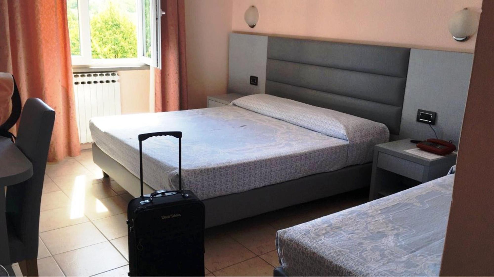 Hotel La Meridiana Urbino Esterno foto