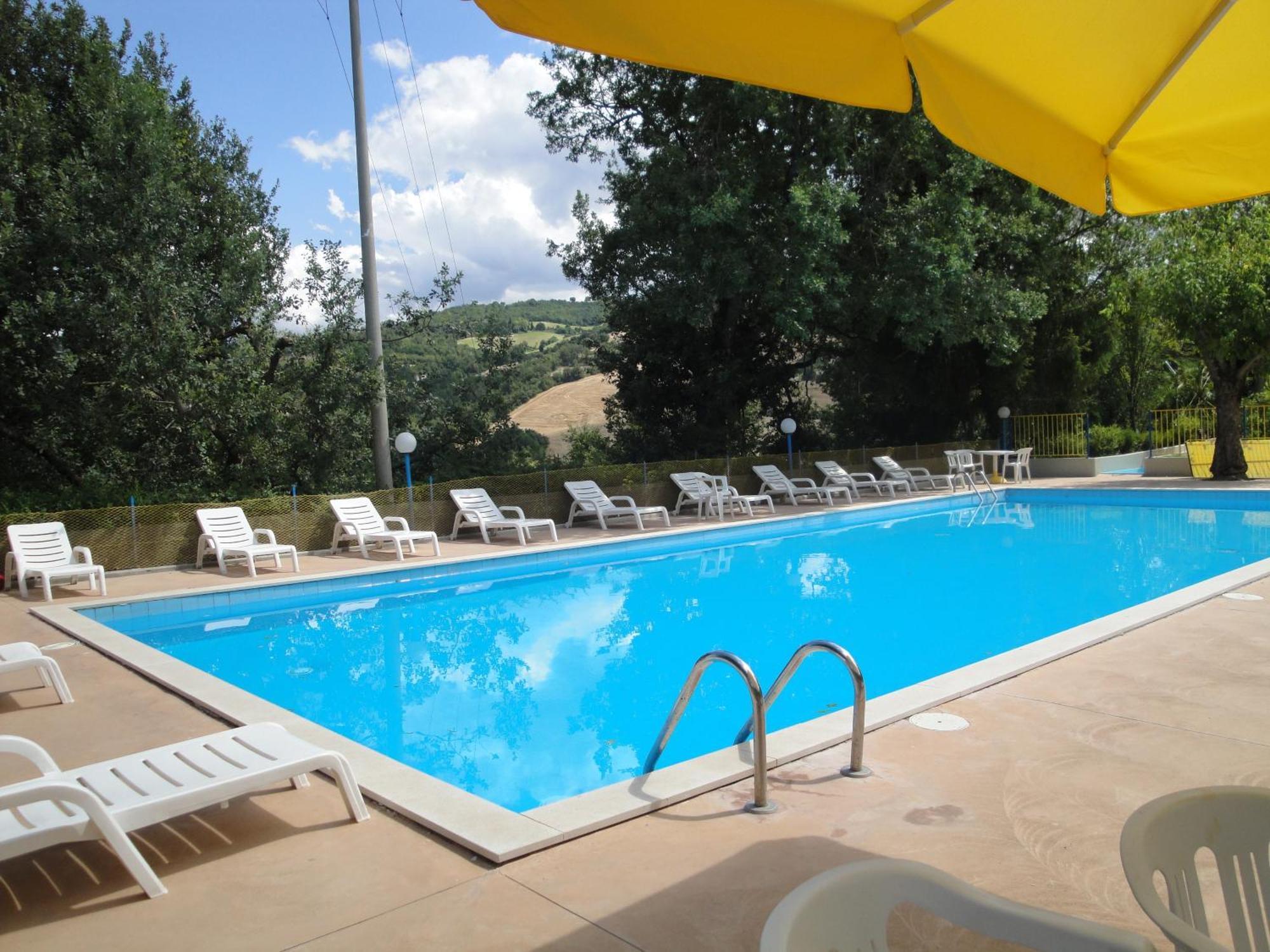 Hotel La Meridiana Urbino Esterno foto