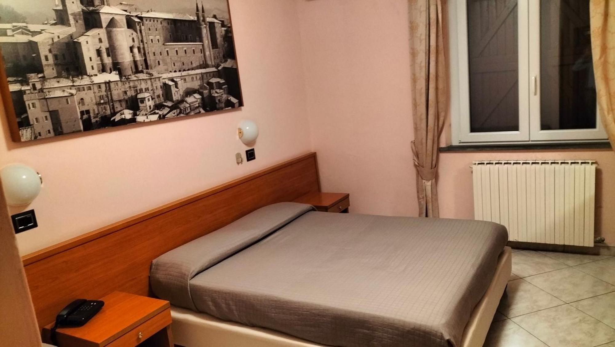 Hotel La Meridiana Urbino Esterno foto