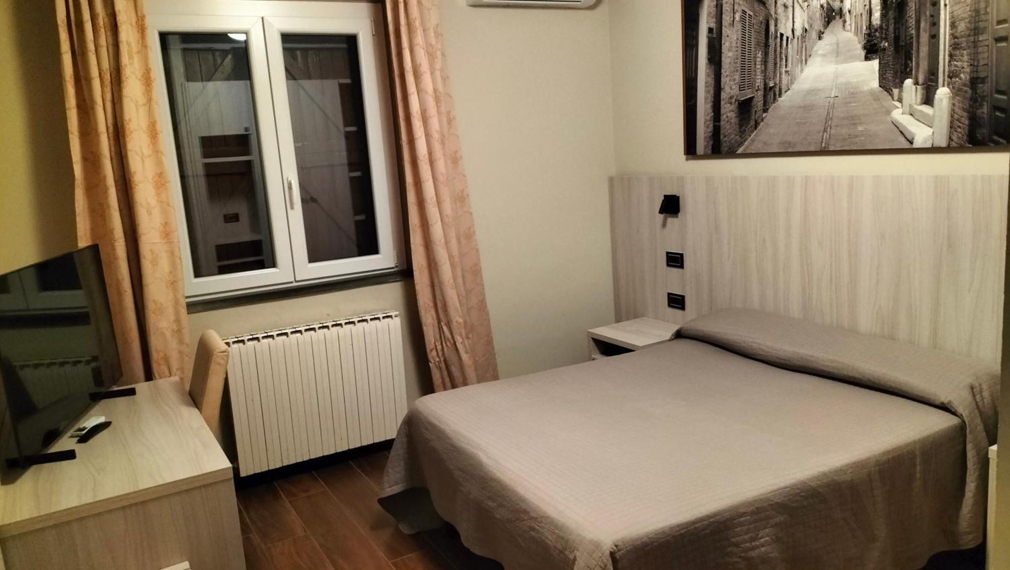 Hotel La Meridiana Urbino Esterno foto