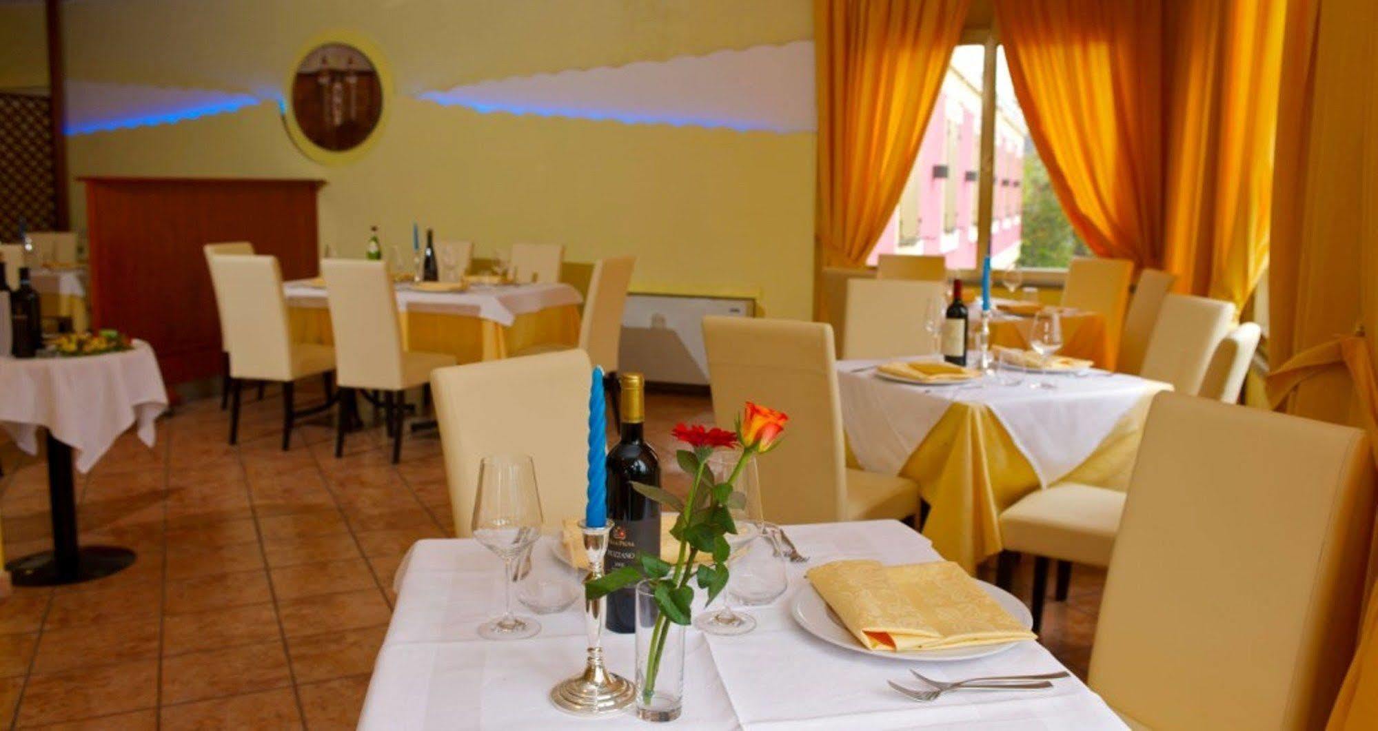 Hotel La Meridiana Urbino Esterno foto
